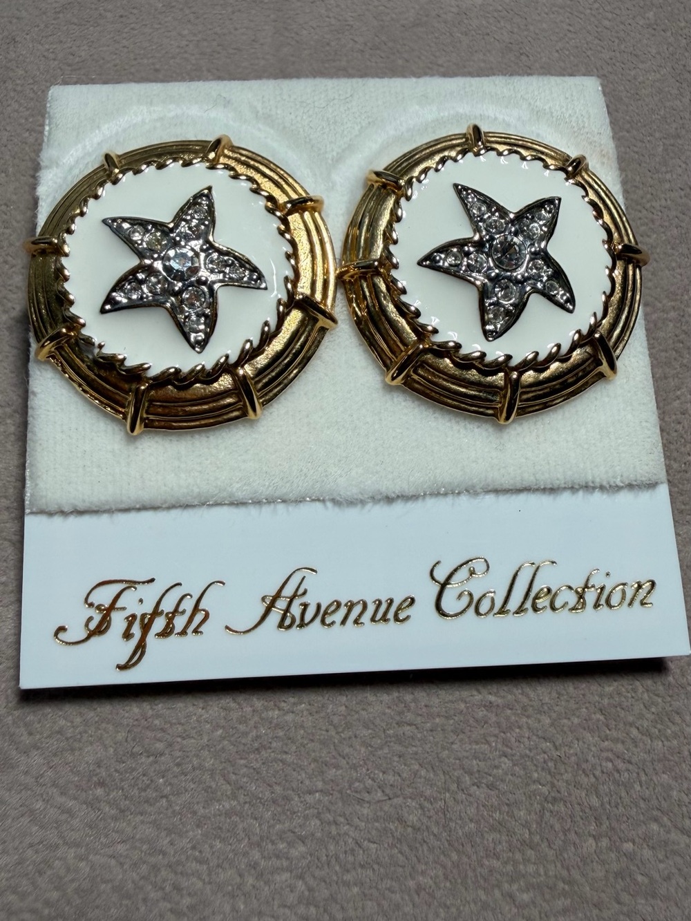 Vintage Signed Butler Fifth Avenue Collection Gold White Enamel Starfish Earring